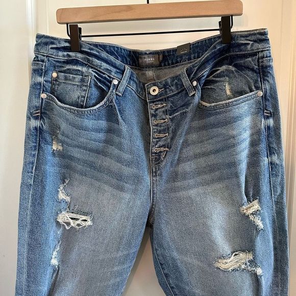 NWT Torrid Mom Straight Vintage Distressed Jean - Picture 6 of 12